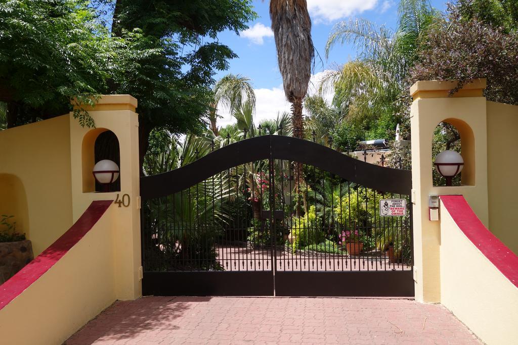 A La Fugue Hotel Upington Buitenkant foto